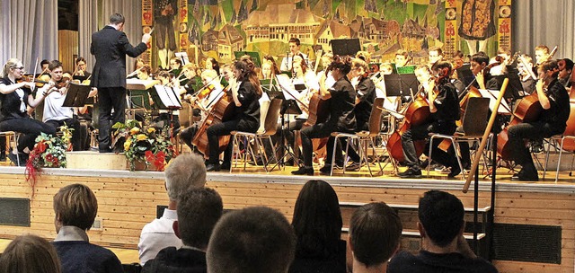 Das deutsch-schweizerische  Jugendsinfonieorchester in Husern   | Foto: Cornelia Liebwein