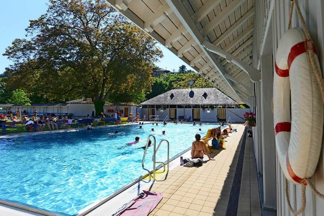 Seit dem heutigen Freitag kann man wider im Lorettobad baden.  | Foto: Rita Eggstein