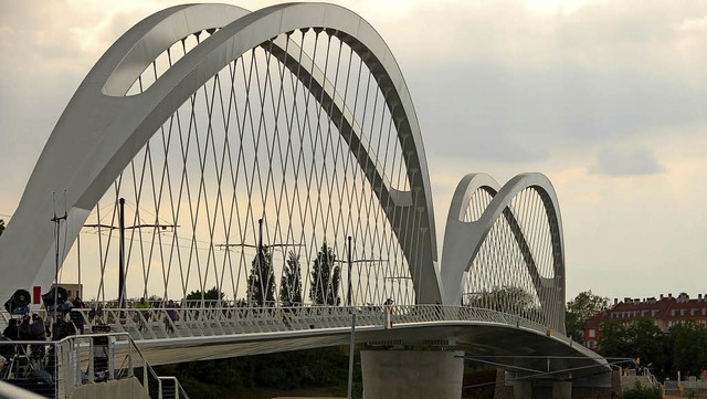 Die neue Trambrcke: Symbol fr den Eurodistrikt Straburg-Ortenau   | Foto: Archivfoto: Hubert Rderer