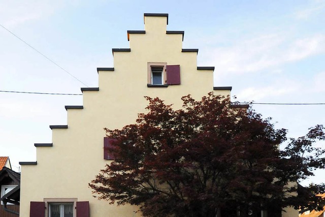Ein Haus mit ungewhnlicher Giebelwand - das Stapfele-Haus in Denzlingen  | Foto: Markus Zimmermann