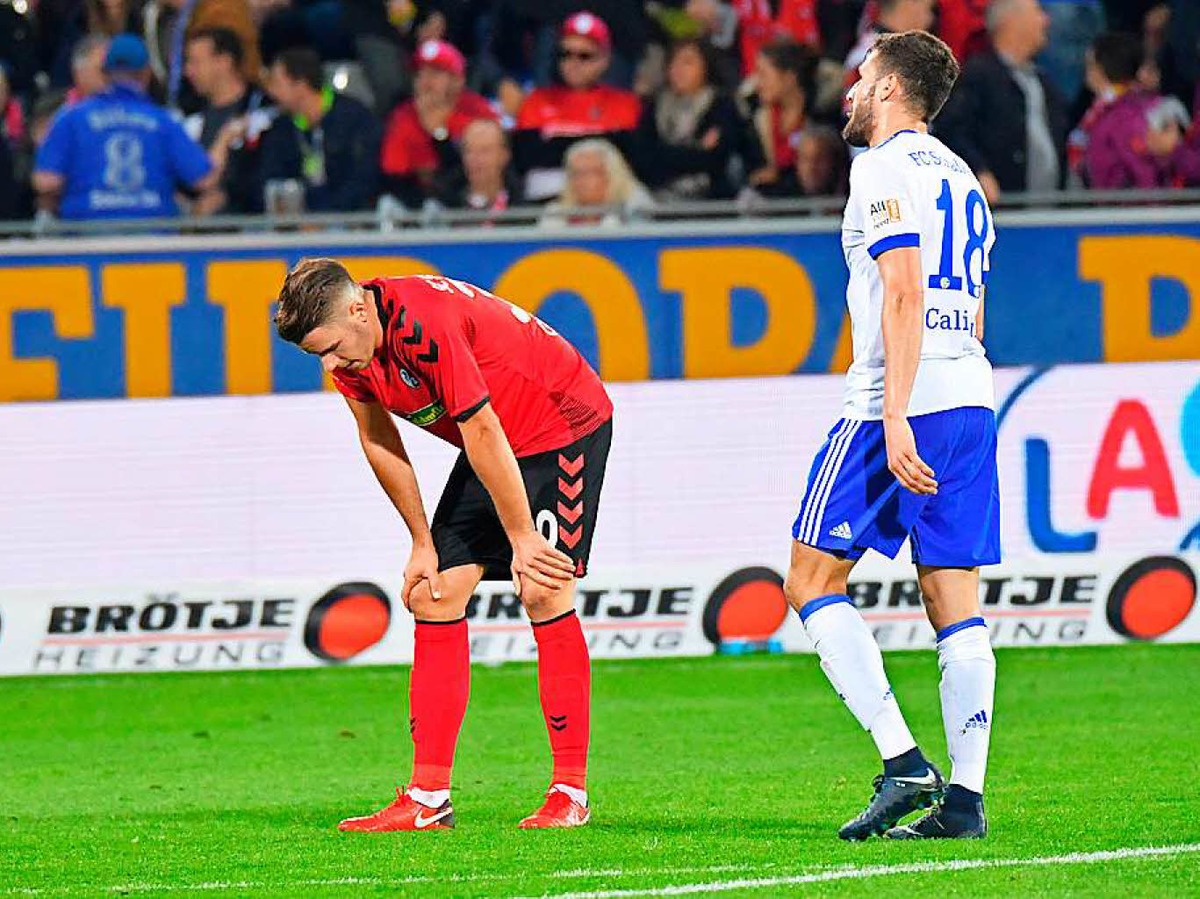 Eine couragierte, gute Leistung zeigt der SC Freiburg am 11. Spieltag gegen Schalke 04, verliert aber dennoch unglcklich mit 0:1 und rutscht in der Tabelle gleichzeitig auf den Relegationsrang ab.