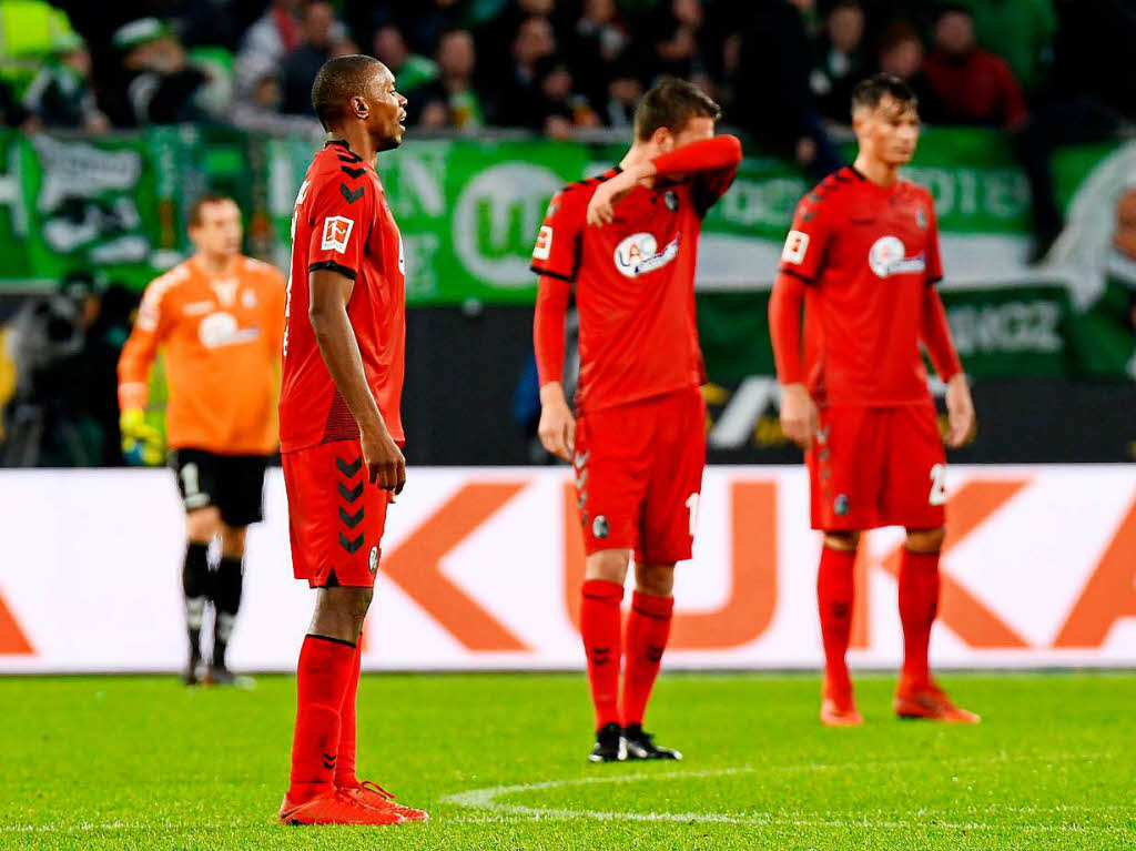 Auswrts grt das Murmeltier: Gegen den VfL Wolfsburg kassieren die Freiburger am 12. Spieltag nach einer desolaten ersten Halbzeit eine 1:3-Niederlage und rutschen noch weiter auf einen direkten Abstiegsplatz.