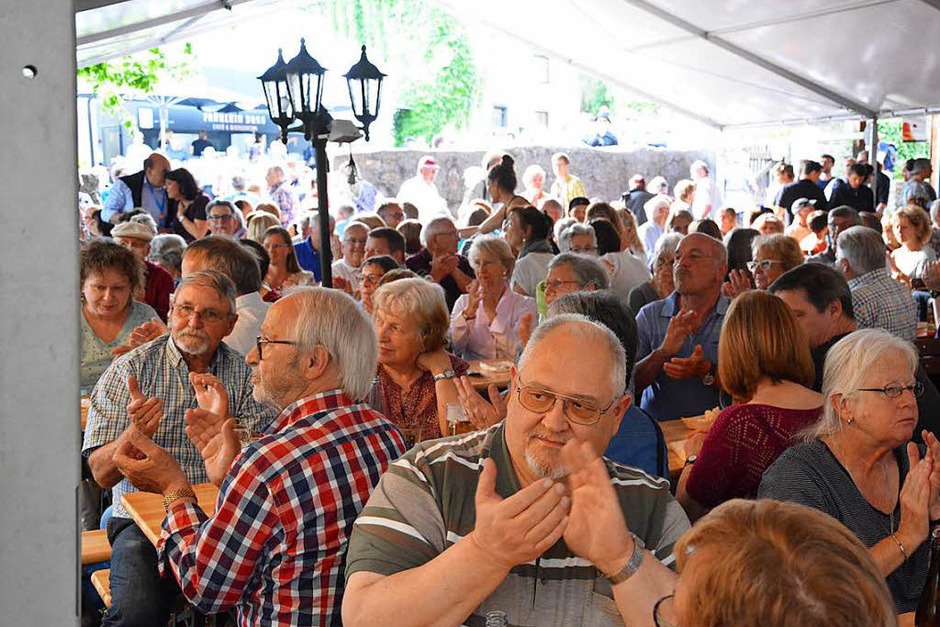 Tolle Stimmen und Musiker vor einer einmaligen Kulisse: Jazz auf der Burg 2018 (Foto: Barbara Ruda) Tolle Stimmen und Musiker vor einer einmaligen Kulisse: Jazz auf der Burg 2018 (Foto: Barbara Ruda)