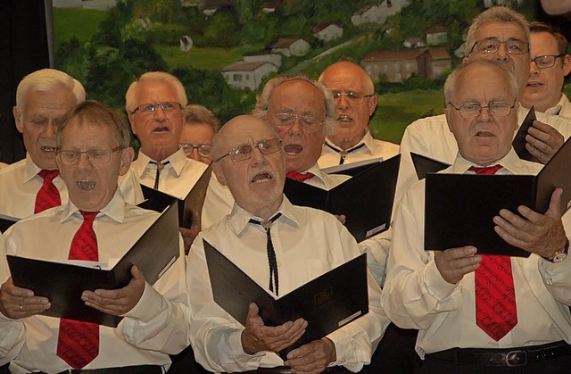 Gut aufgestellte Chre: Die Singgemein...eskonzert im Gemeindezentrum Eichsel.   | Foto: Petra Wunderle