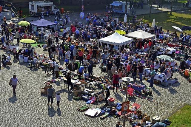 Kritik hinter vorgehaltener Hand an stdtischer Flohmarktpremiere