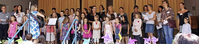 Beim Schulfest zum Abschluss der Proje...nd Lehrer im Haus der Musik gemeinsam.  | Foto: Schule