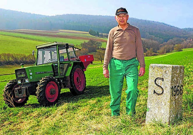 Einer von vielen Schweizer Landwirten,...f der Gemarkung von Wiechs am Randen.   | Foto: Sabine Tesche
