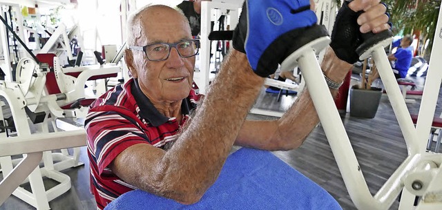 Sportler aus Leidenschaft: Willi Schf... hier beim Training im Fitnessstudio.   | Foto: Susanne Filz