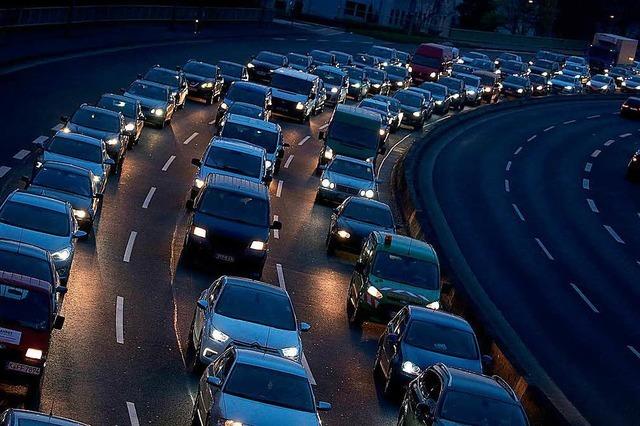 Experten rechnen zum Pfingstwochenende mit Stau – Nadelhr A5