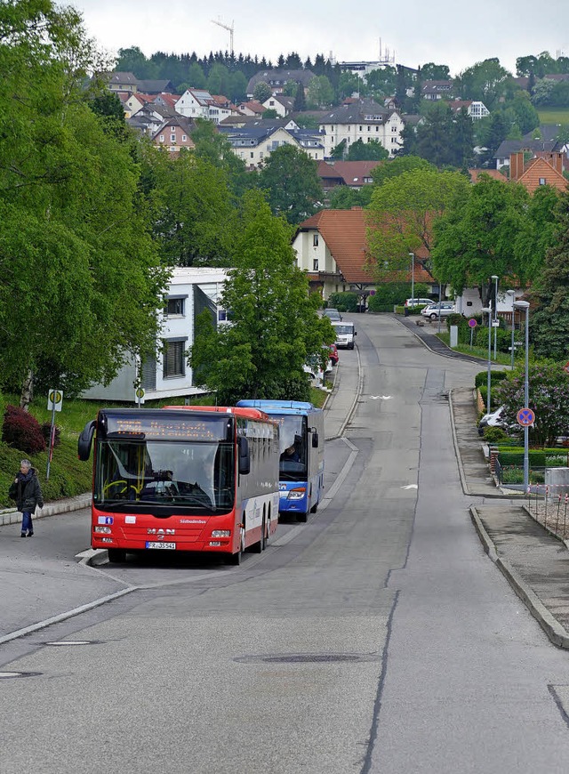 Fr die Schwimmbadstrae wird die Stad...chluss eine Tempo-30-Zone beantragen.   | Foto: Khnemund