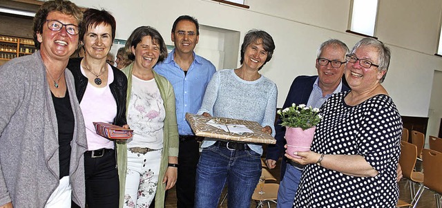 Verabschiedung  von Gemeindereferentin...Gulde (rechts) aus der Kirchenarbeit.   | Foto: bernd Fackler