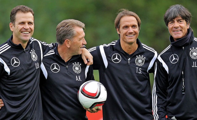 Machen gemeinsam weiter: Bundestrainer...toAnlauf></BZ-FotoAnlauf> (von rechts)  | Foto: dpa