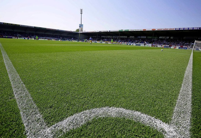 Das Stadion in Kiel hat durch die DFL ...ulassung fr die erste Liga erhalten.   | Foto: dpa