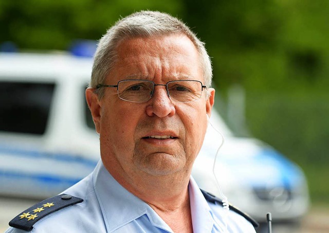 Polizeidirektor Peter Hnle leitete den Einsatz in Ellwangen.   | Foto: dpa