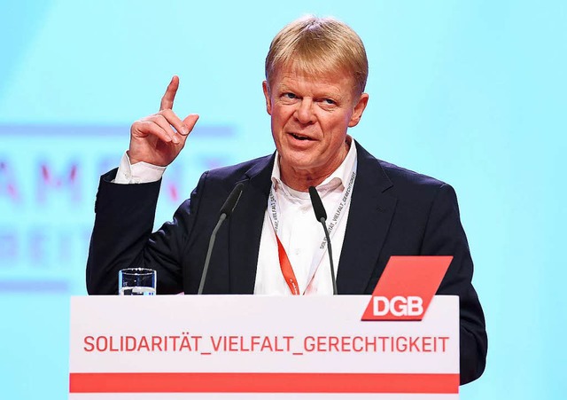 Mit unverdient schlechtem Ergebnis wiedergewhlt: DGB-Chef Reiner Hoffmann  | Foto: dpa