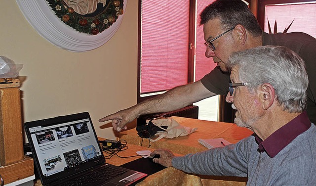 Alte Bilder wecken  Erinnerungen bei d...pflegeheim stie auf groes Interesse.  | Foto: Christa Maier