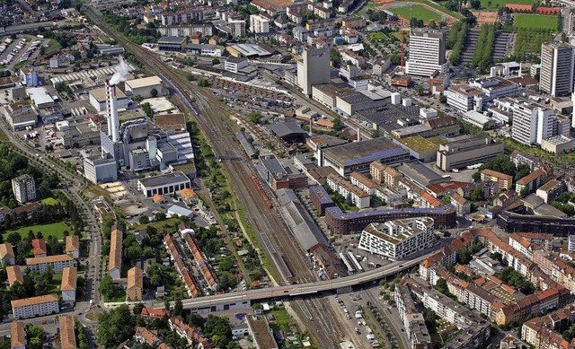 Das Lysbchel-Areal erstreckt sich vom...sler Mllverbrennungsanlage zu sehen.   | Foto: Erich Meyer