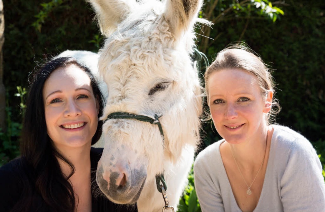 Die beiden Anima-Geschäftsführerinnen ...ene Grundig (links) und Davina Schmitz  | Foto: Anima Tierwelt