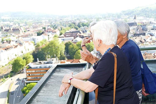 Das Seniorenleben in Lrrach hat seine...n Mangel an stationren Pflegepltzen.  | Foto: Peter Gerigk