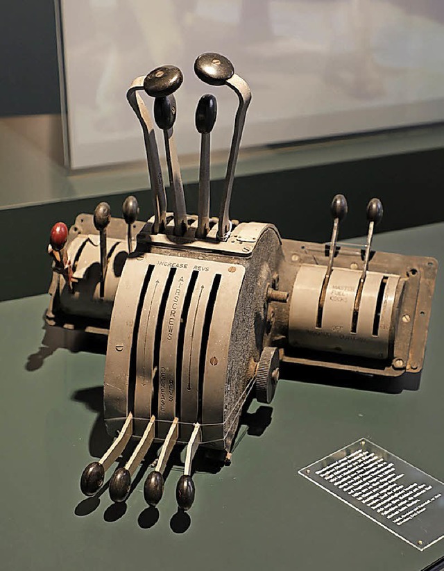 Der Throttle Quadrant, das Steuereleme...zt im Lahrer Stadtmuseum ausgestellt.   | Foto: CHRISTOPH BREITHAUPT