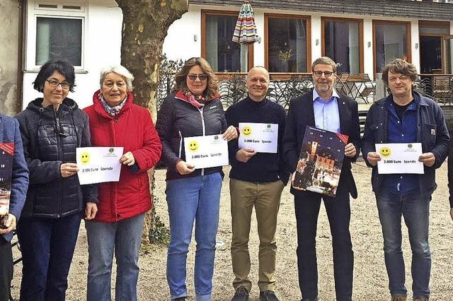 Lions-Club Mllheim-Neuenburg spendet 8000 Euro