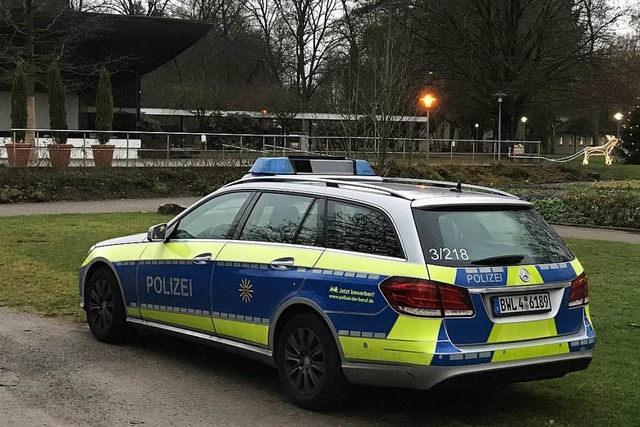 Nach den Vorfllen war die Polizei verstrkt im Kurpark im Einsatz.  | Foto: Hans-Peter Mller