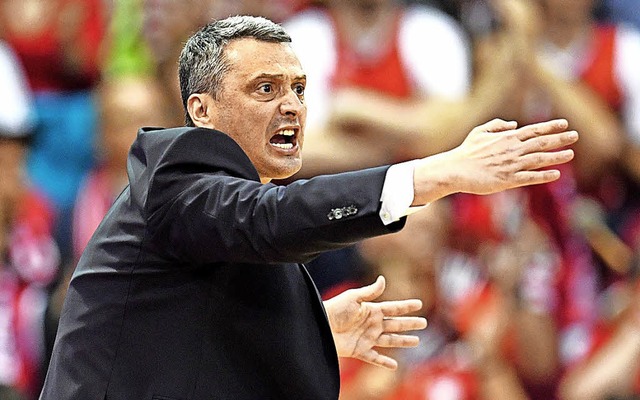 Bayern-Coach Dejan Radonjic gibt Anweisungen.  | Foto: dpa