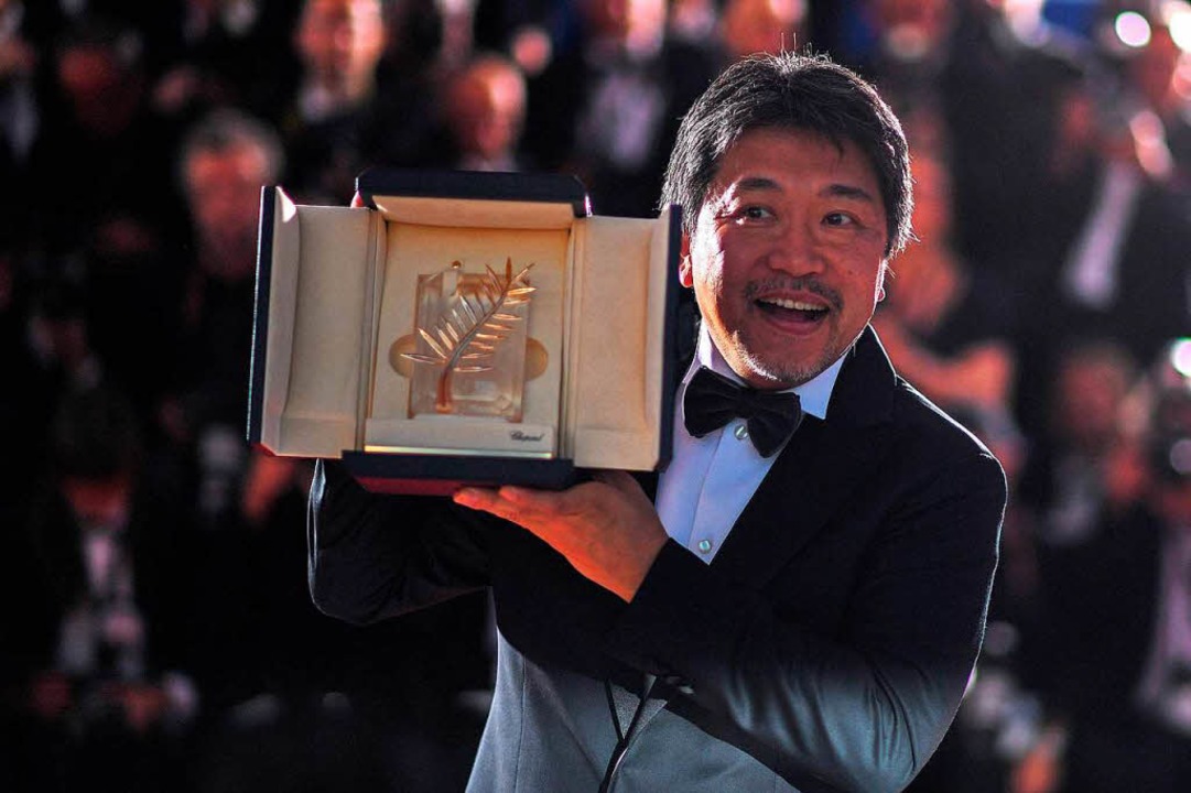 Der japanische Regisseur Kore-Eda Hirokazu hat die Goldene Palme gewonnen.  | Foto: AFP