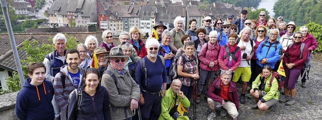 Gruppenbild beim Start mit Ausblick au...nd um Laufenburg und einige Ortsteile.  | Foto: Martin Kpfer