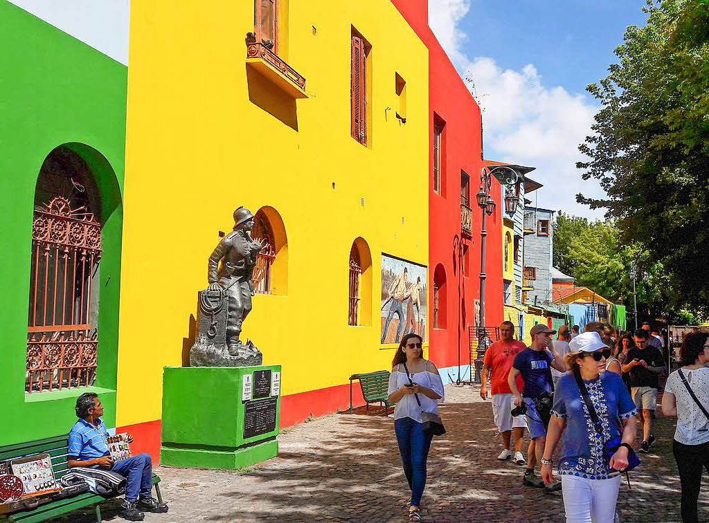 Bunte Klischees zu Hauf: die berhmte Gasse El Caminito in Buenos Aires