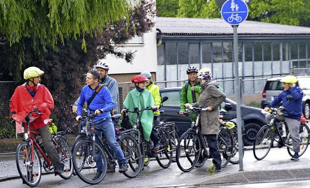 Die IG Velo testet verschiedene Radwege in der Gemeinde.   | Foto: Horatio Gollin