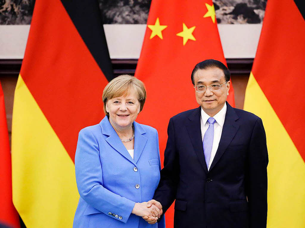 Bundeskanzlerin Angela Merkel  wird vom chinesischen Prsidenten Xi Jinping begrt.