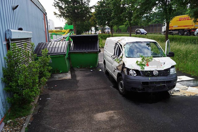 Unfall in Lrrach: Transporter rammt Hauswand.  | Foto: Polizei Lrrach