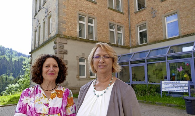 Klinikleiterin Jutta Schrder (links) ...bei der Therapie besonders am Herzen.   | Foto: Victoria Langelott