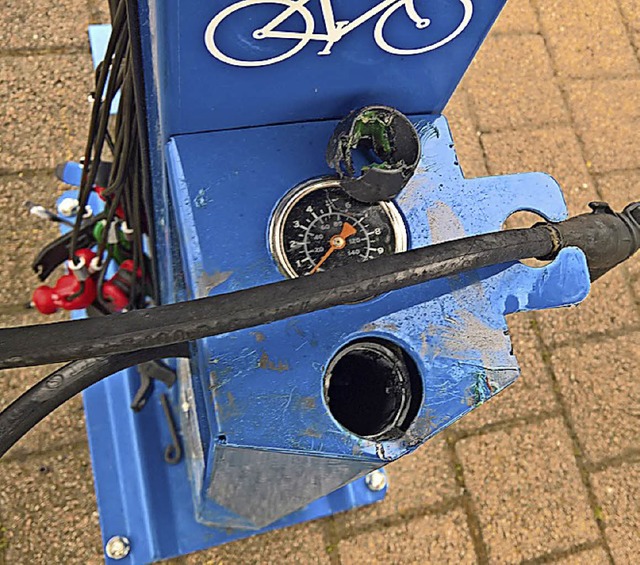 <BZ-FotoAnlauf>Fahrrad:</BZ-FotoAnlauf> Nur Luft im Schacht statt Luftpumpe   | Foto: Stadt