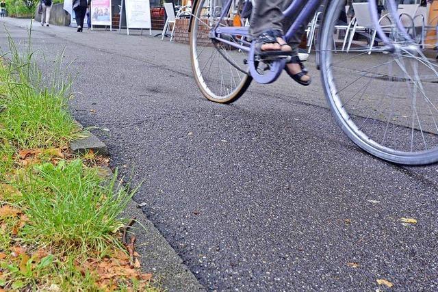 Radfahrer von sten auf Radweg verletzt