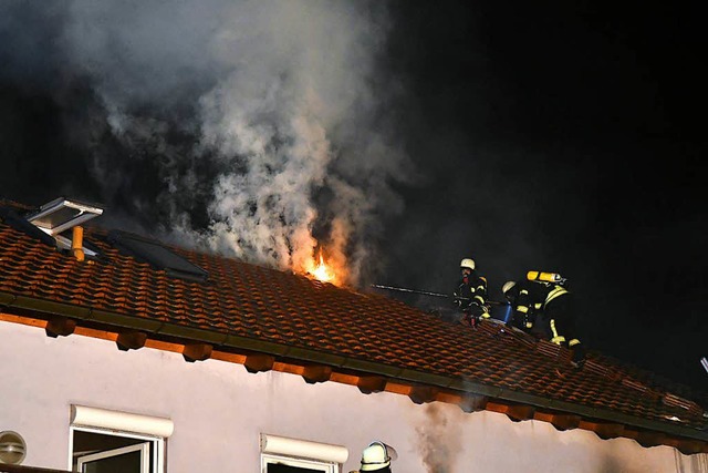 Vom Balkon des Hauses breitete sich das Feuer bis in den Dachstuhl aus.  | Foto: Wolfgang Knstle