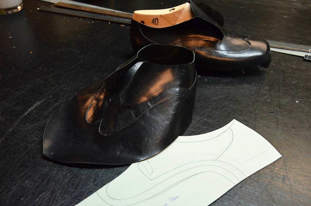Auf dem Weg von der Zeichnung zum fertigen Schuh  | Foto: Gabriele Hennicke