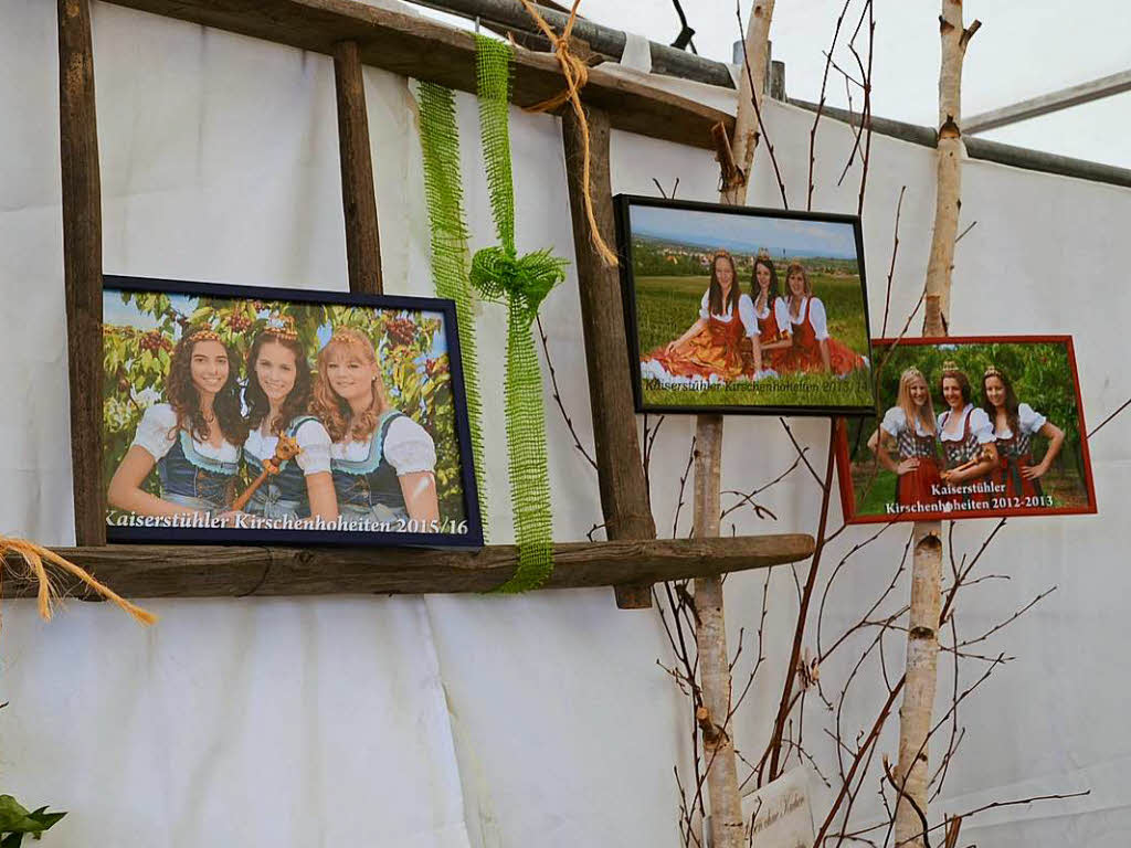 Die Landfrauen hatten ihre Cafeteria mit Fotos von Hoheiten der vergangenen Jahre geschmckt.