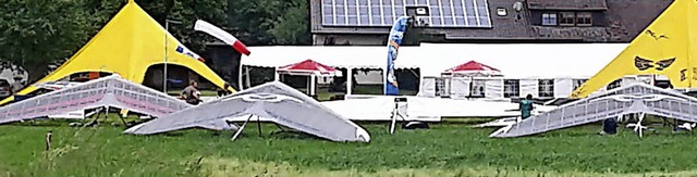 Am Landeplatz in Bleibach waren schon gestern Drachenflieger zu sehen.   | Foto: DGFC Sdschwarzwald