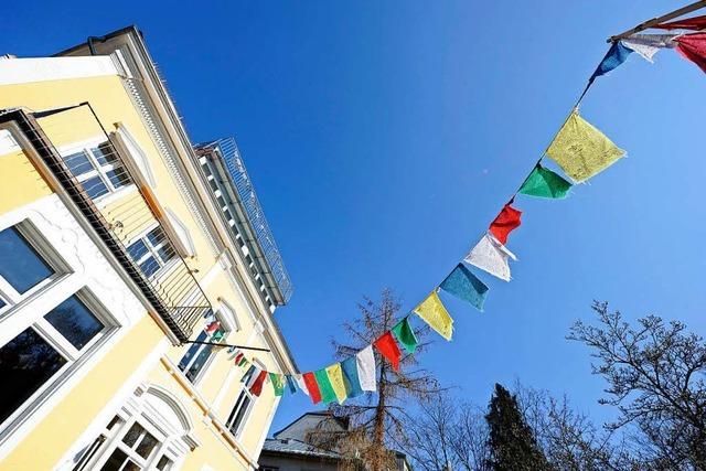 Das Tibet-Kailasch-Haus erffnet ein Gartencaf