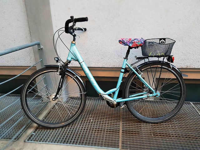 Dieses Damenrad hat die Polizei bei dr...inderten Fahrraddieben sichergestellt.  | Foto: Polizei Freiburg