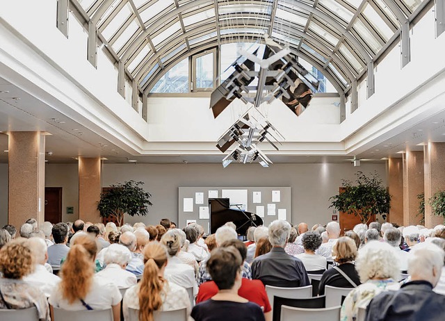 Das Foyer im Bad Krozinger Herzzentrum...Konzert  &#8222;A quatre mains&#8220;   | Foto:  Karen Kadner