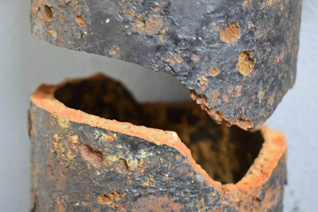 Das Wasserrohr in Oberweiler war aus Altersgrnden zermrbt (Symbolbild).  | Foto: Frank Schoch