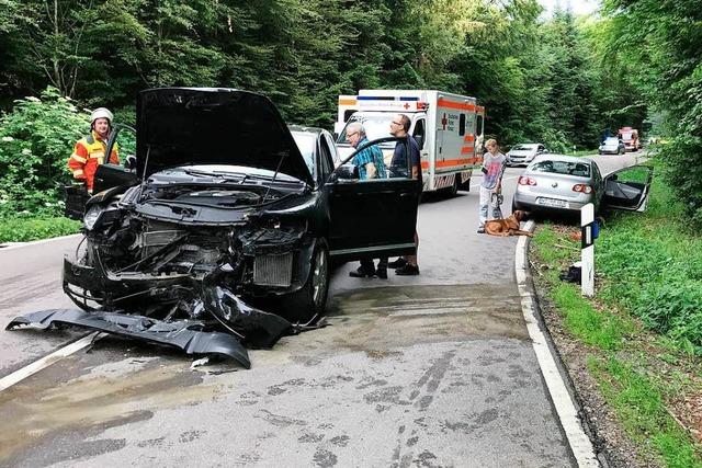 Zwei Verletzte bei Unfall zwischen Oberwihl und Rotzel