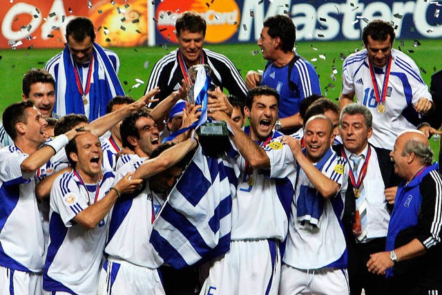 Fuball lsst sich nicht vorhersagen: ...ie Europameisterschaft 2004 gewonnen.   | Foto: AFP