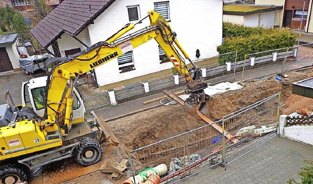 Um diese Baustelle in der Schnauer Bifangstrae gibt es rger.  | Foto: Privat