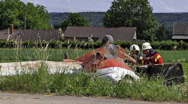 Feuerwehrmnner nach dem Absturz   | Foto: Verena Pichler