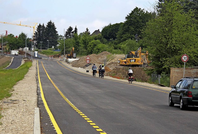 Radfahrer nutzen ab sofort  die neue U...drfte nicht zu Komplikationen kommen.  | Foto: Rolf Reimann