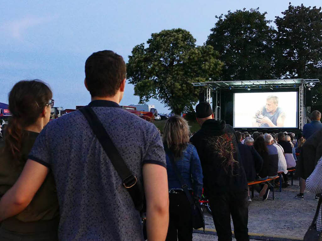 Schlemmen, trinken und einfach genieen – das Batzenbergfest am Samstag in Ehrenkirchen.